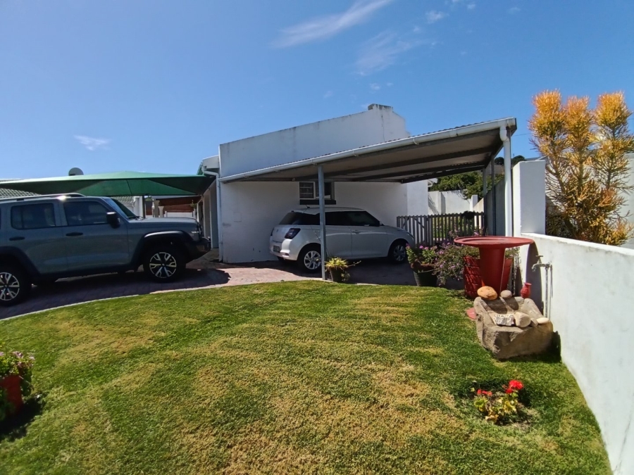 3 Bedroom Property for Sale in Fraaiuitsig Western Cape